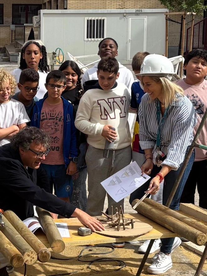 Los proyectos de Movimiento Perenquén cuentan siempre con la participación del alumnado. En la imagen, Fermín Blanco trabajando en una iniciativa antigua