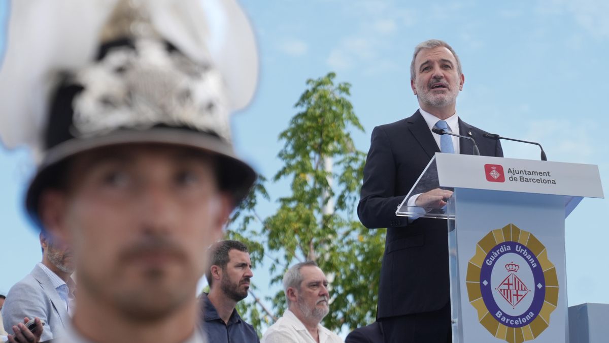 Collboni se queda solo con el PP y no logra aprobar las pistolas eléctricas para la Guàrdia Urbana de Barcelona