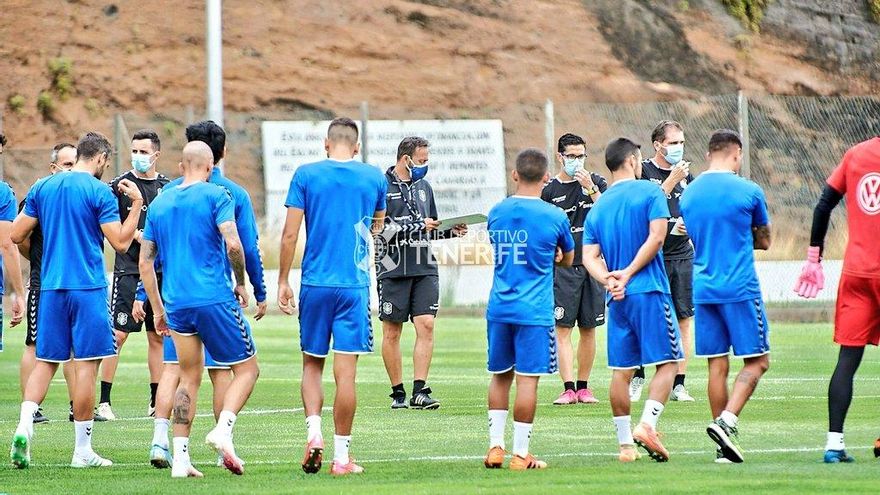 Fran Fernández pone a prueba al Alcorcón en su regreso a Santo Domingo