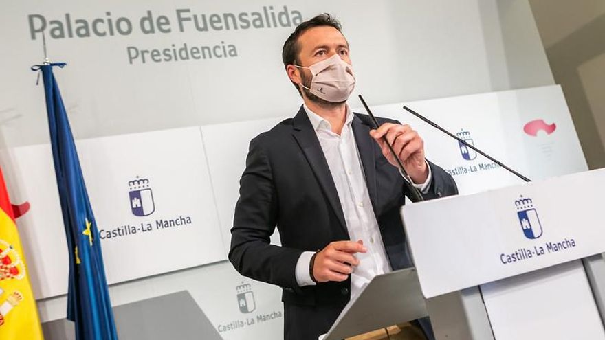 La Junta sostiene que “se equivocan” quienes “amenazan” con huelgas en GEACAM mientras la mesa de negociación avanza en el convenio