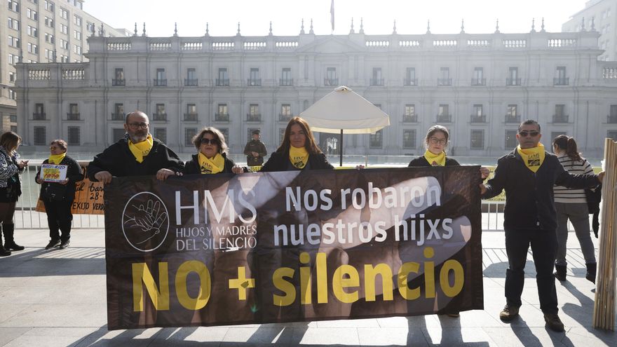 Víctimas de adopciones ilegales en dictadura de Pinochet urgen un banco público de ADN