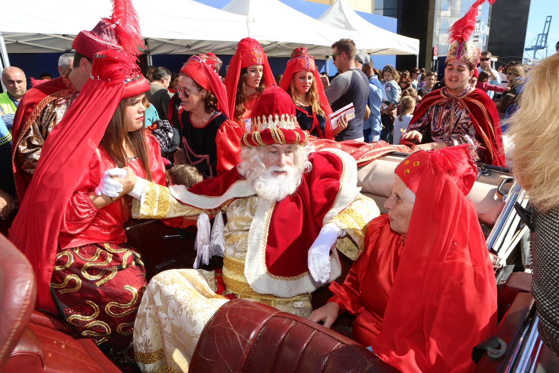 Los Reyes Magos llegan a la capital grancanaria. (Alejandro Ramos).
