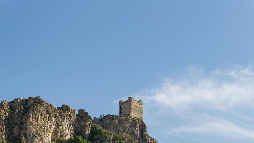 Ni Setenil de las Bodegas ni Frigiliana: este es el pueblo blanco que tienes que visitar