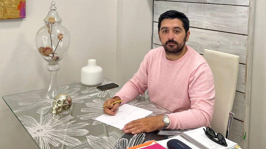 Francisco Sáez, diseñador: "Ya está bien, Castilla-La Mancha es más que la tierra de las gachas, sarmiento y campo"