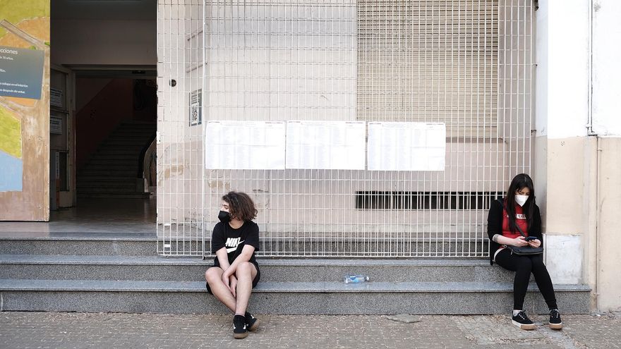 La participación electoral perforó su piso histórico, aunque algunas provincias sorprendieron con su asistencia