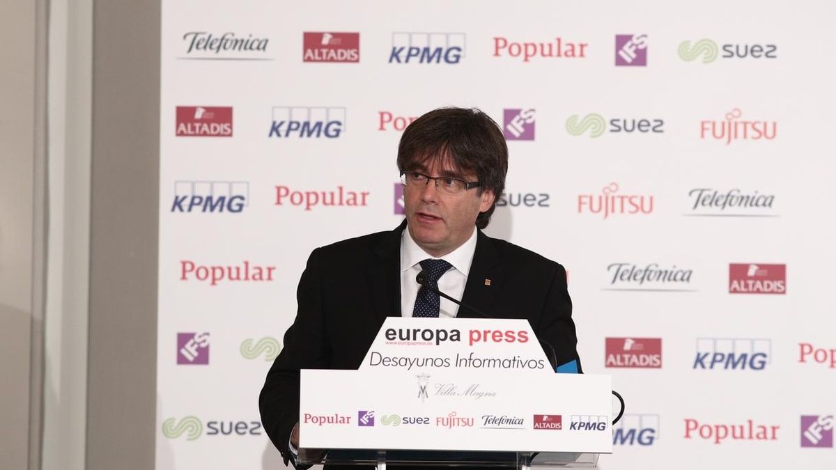 Puigdemont anuncia que denunciará a un usuario por amenazarlo con poner una bomba en su coche