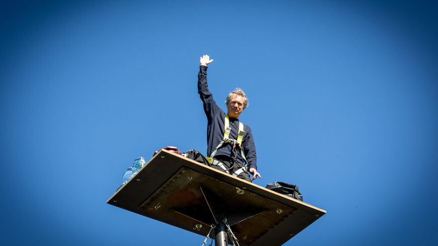 Un artista galo "emula" a Simeón El Estilita: siete días y sus noches a 6 metros de altura