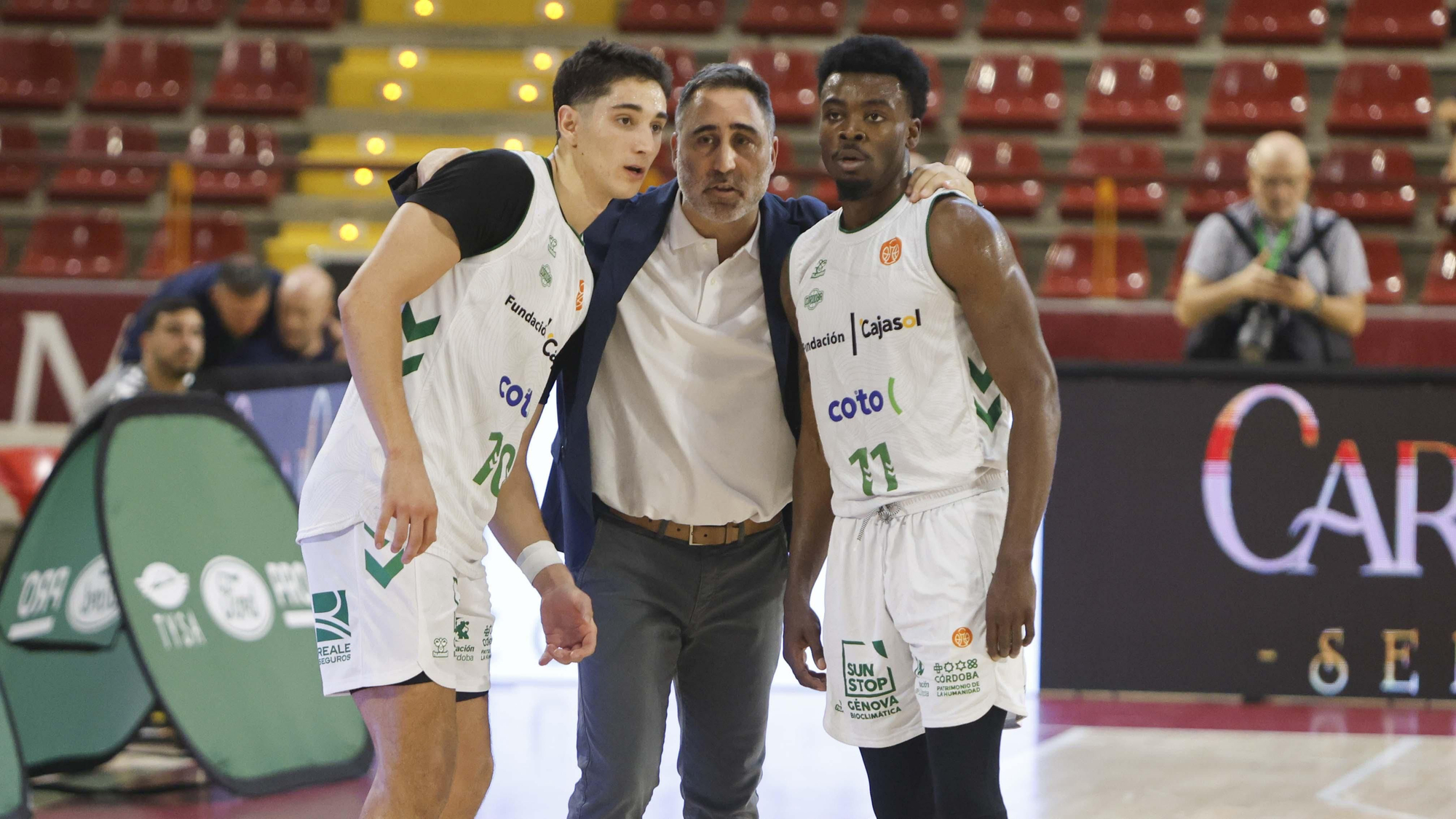 El estreno del Cajasol Coto Córdoba en Primera FEB, en imágenes