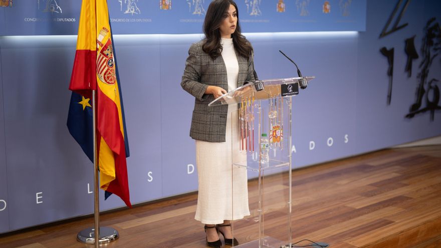 La portavoz de VOX en el Congreso, Pepa Millán, durante una rueda de prensa anterior a la Junta de Portavoces, en el Congreso de los Diputados, a 20 de mayo de 2025, en Madrid (España).