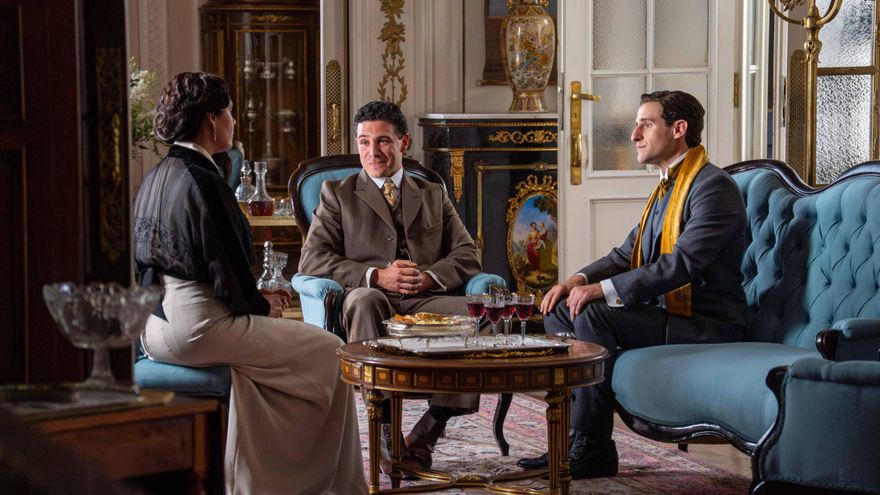 'La Promesa' sorprende a la audiencia con la salida de dos grandes personajes, que se marchan entre risas y lágrimas