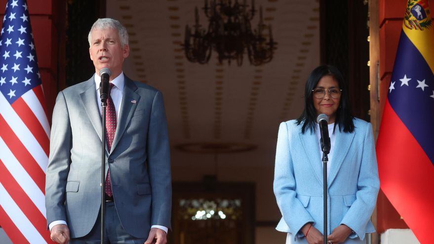 El secretario de Energía de Trump se reúne con Delcy Rodríguez en Caracas para sellar una "agenda energética" marcada por el petróleo