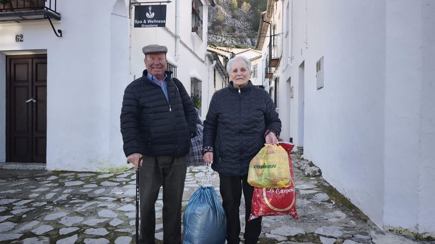 Grazalema reabre sus balcones y ventila tras 11 días de silencio, humedad y miedo: “Creíamos que el pueblo se hundía”