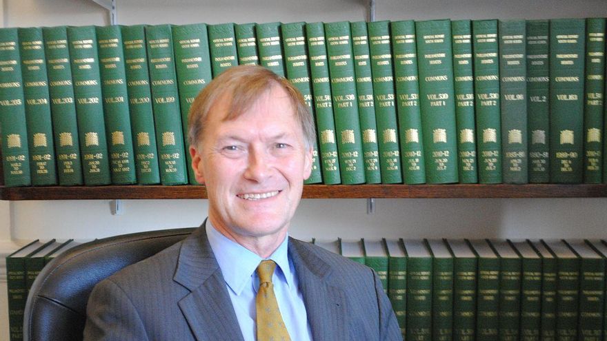 Muere el diputado conservador británico David Amess tras ser apuñalado en un encuentro con votantes
