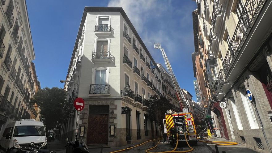 Un incendio en un edificio de Letras con un hostal deja dos intoxicados por humo