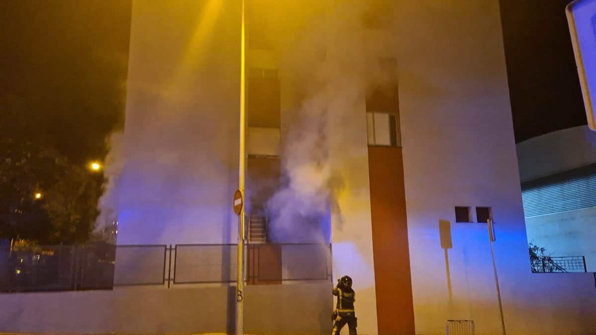 Momentos del incendio en Santa Cruz de Tenerife