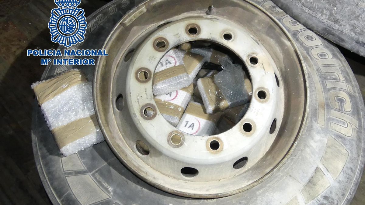 Droga encontrada en el interior de las ruedas del camión