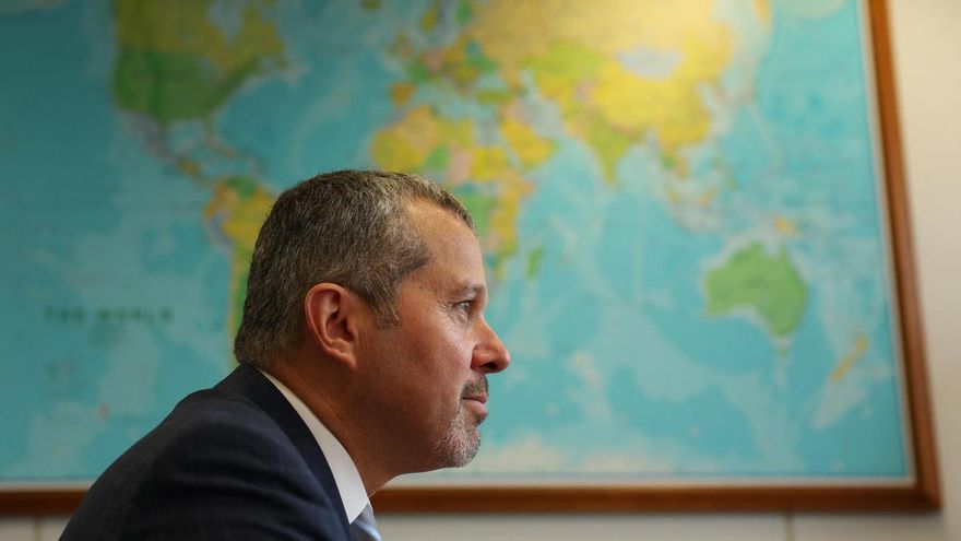 El jefe de la agencia marítima de la ONU: "Nuestra prioridad es evacuar a los 20.000 marineros varados al oeste del estrecho de Ormuz"