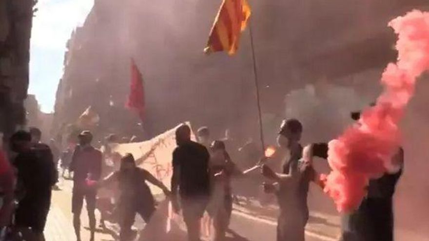 Ocho vecinos del Raval, imputados por protestar contra la diputada de Vox que llamó "estercolero multicultural" al barrio