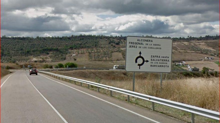 La carretera Zafra-Jerez de los Caballeros sería de tres carriles en una primera mejora