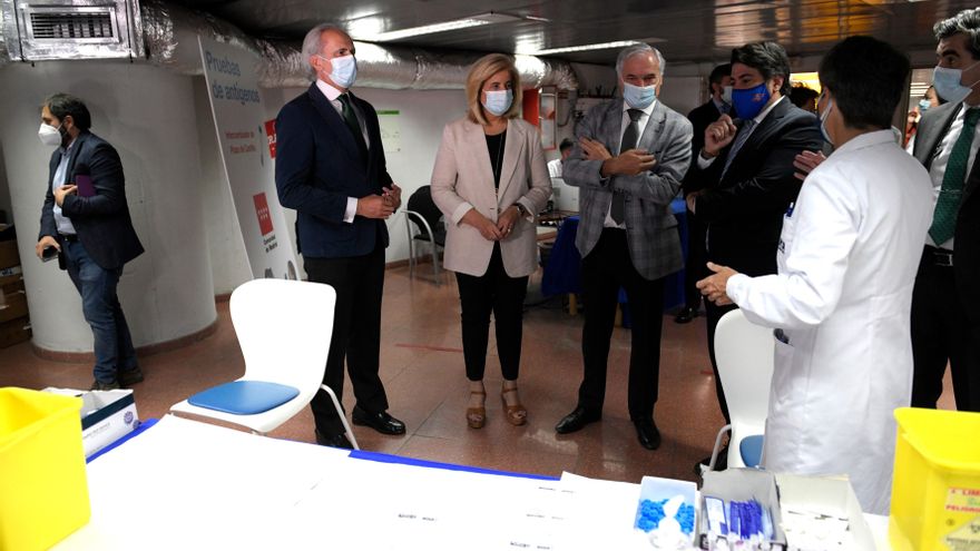 El consejero de Sanidad de la Comunidad de Madrid, Enrique Ruiz Escudero, la presidenta de CEOE, Fátima Báñez, el presidente de CEIM, Miguel Garrido y el consejero de Transportes e Infraestructuras, David Pérez