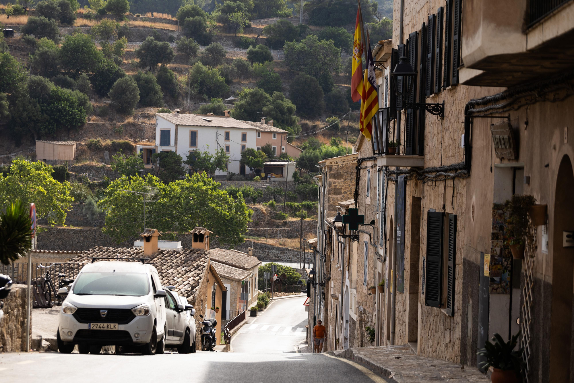 Una de las calles de Estellencs, esta semana