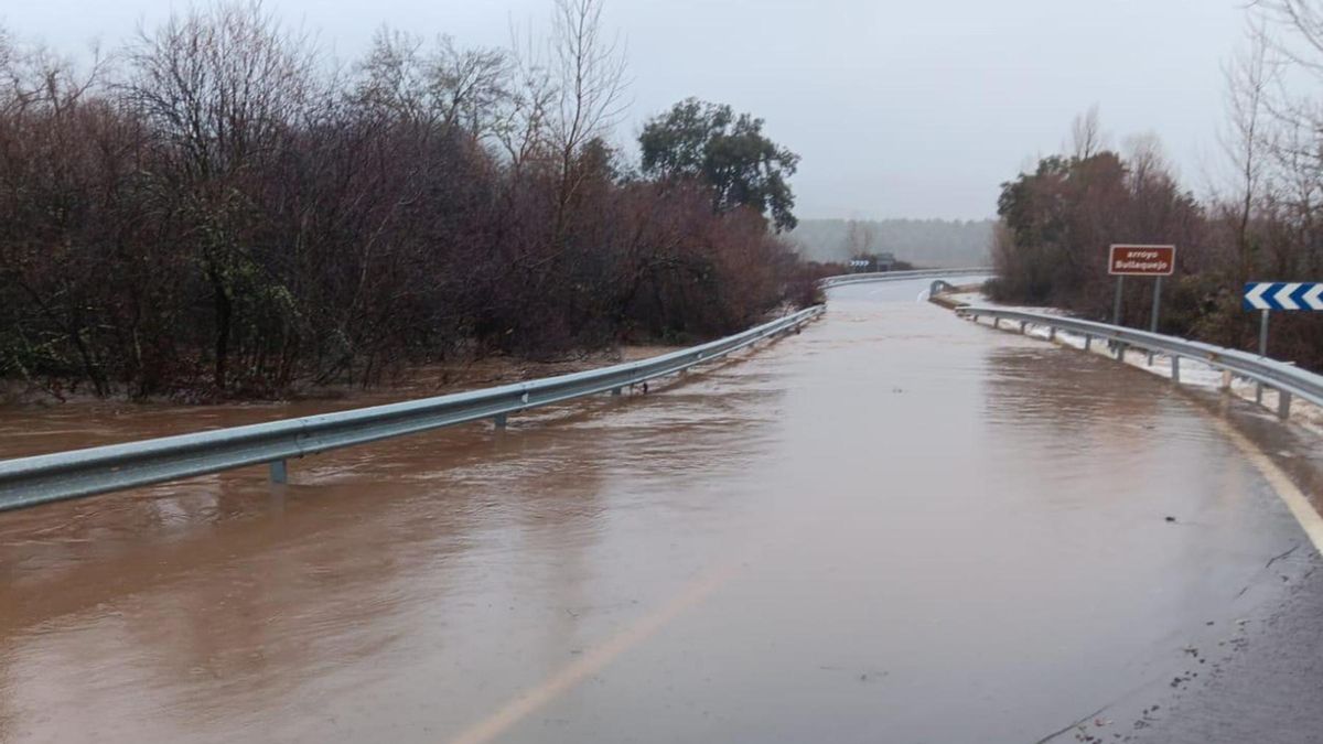 Carretera anegada en la provincia de Ciudad Real