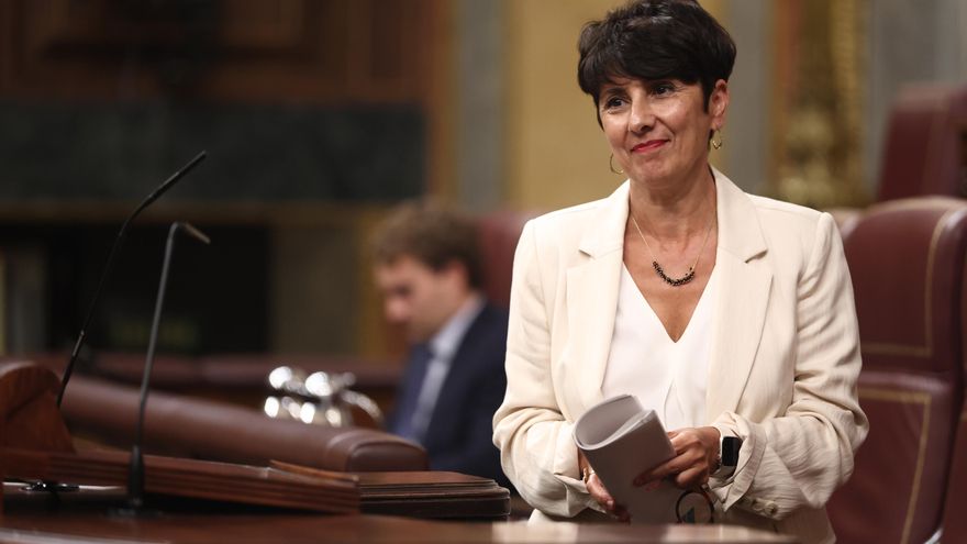 La portavoz del PNV en el Congreso, Maribel Vaquero, interviene durante una sesión plenaria en el Congreso de los Diputados.