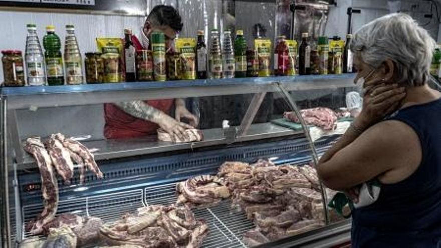 Con la carne a la cabeza, la inflación llegó a 6,6% en febrero y superó la barrera del 100% anual por primera vez desde octubre de 1991