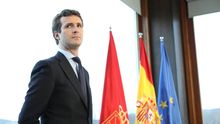 Pablo Casado, en Alsasua en el lugar en el que se produjeron las agresiones a los guardias civiles