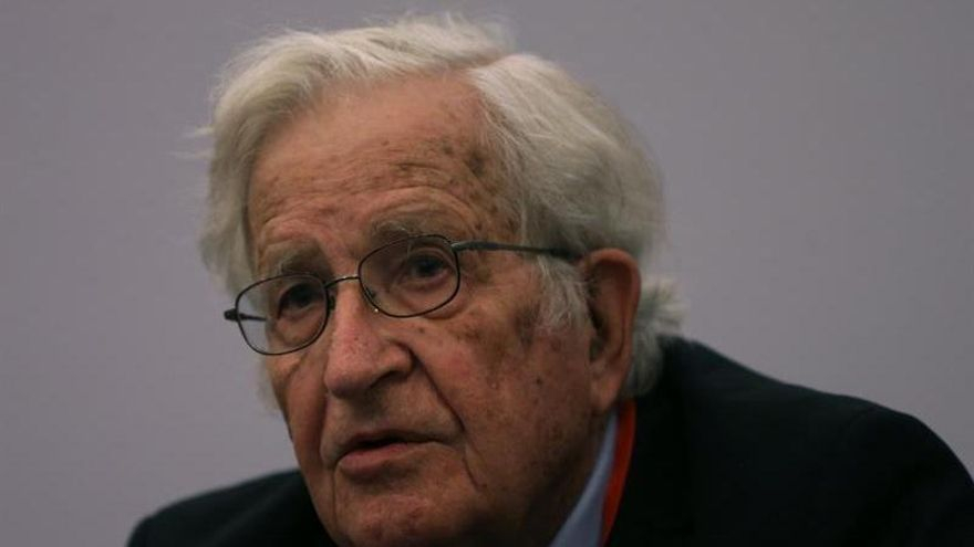 Noam Chomsky, Premio BBVA de Humanidades por sus contribuciones al lenguaje