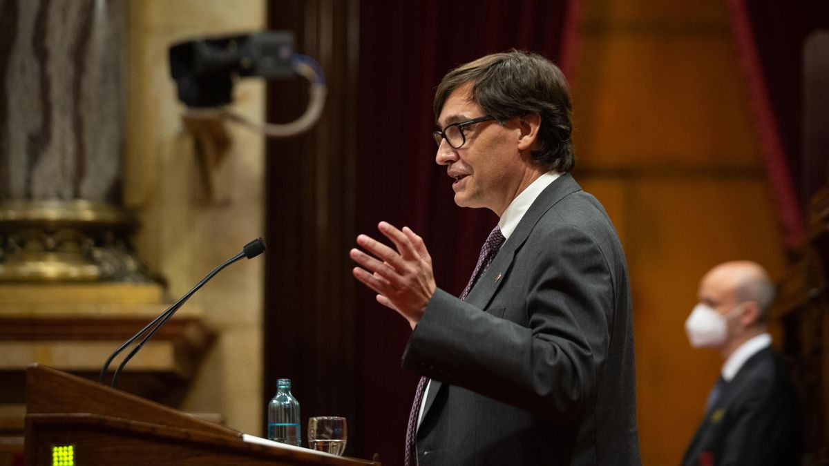 El líder del PSC en el Parlament, Salvador Illa, en una imagen de archivo en el pleno del Parlament.