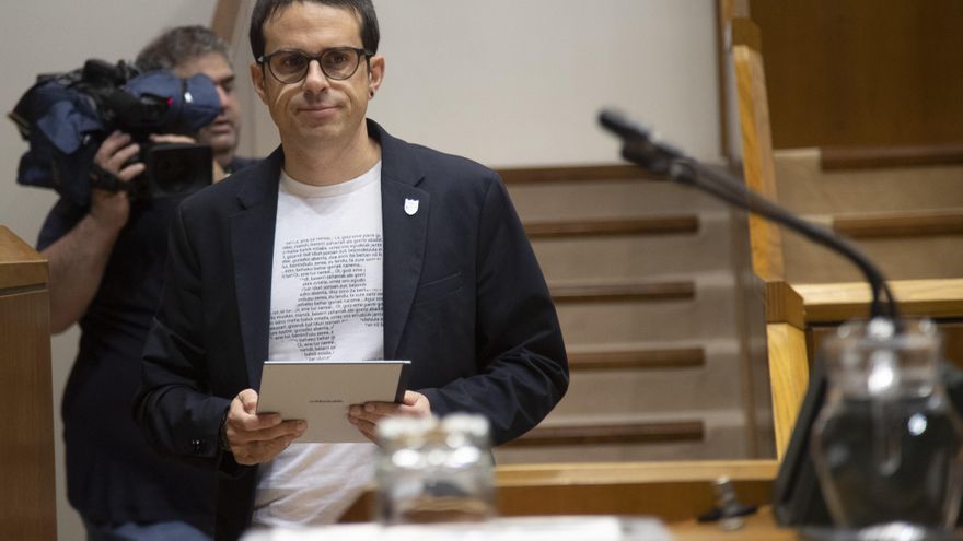 El Parlamento Vasco afila la ironía con las vacas cubanas de Pradales y con Andueza investido como jefe de la oposición