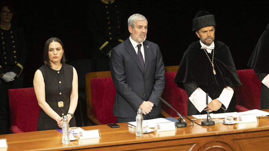 El rector de La Laguna, en la apertura del curso: "Con la mitad de recursos no es posible garantizar el futuro de las universidades"