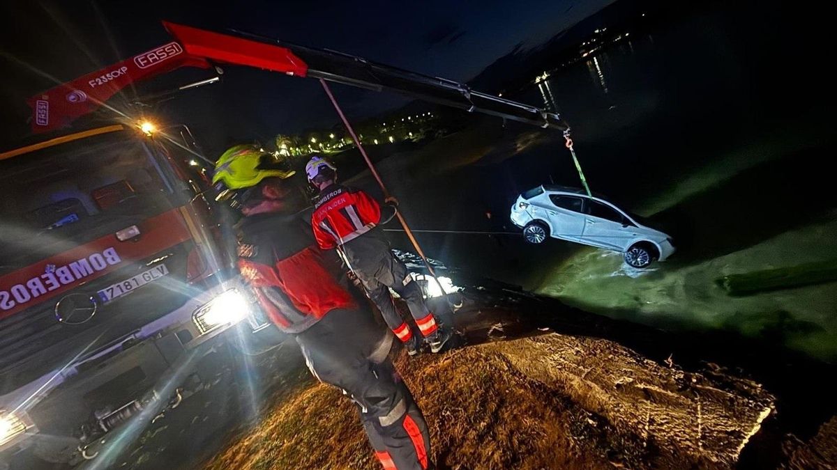 Un conductor sin carné, ebrio y drogado cae al mar con el coche en ...