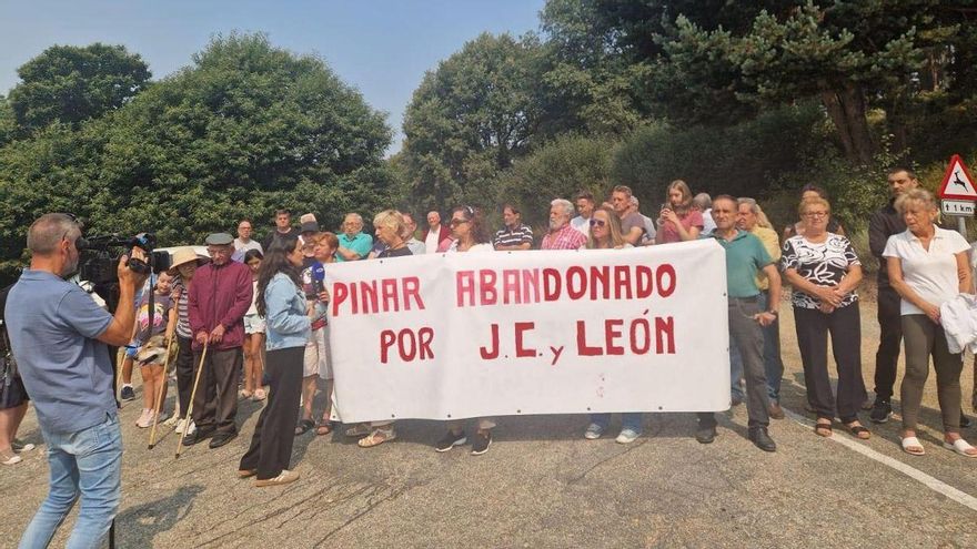 La mitad del Parque del Lago de Sanabria se ha quemado este verano y ahora peligra la contaminación de sus aguas