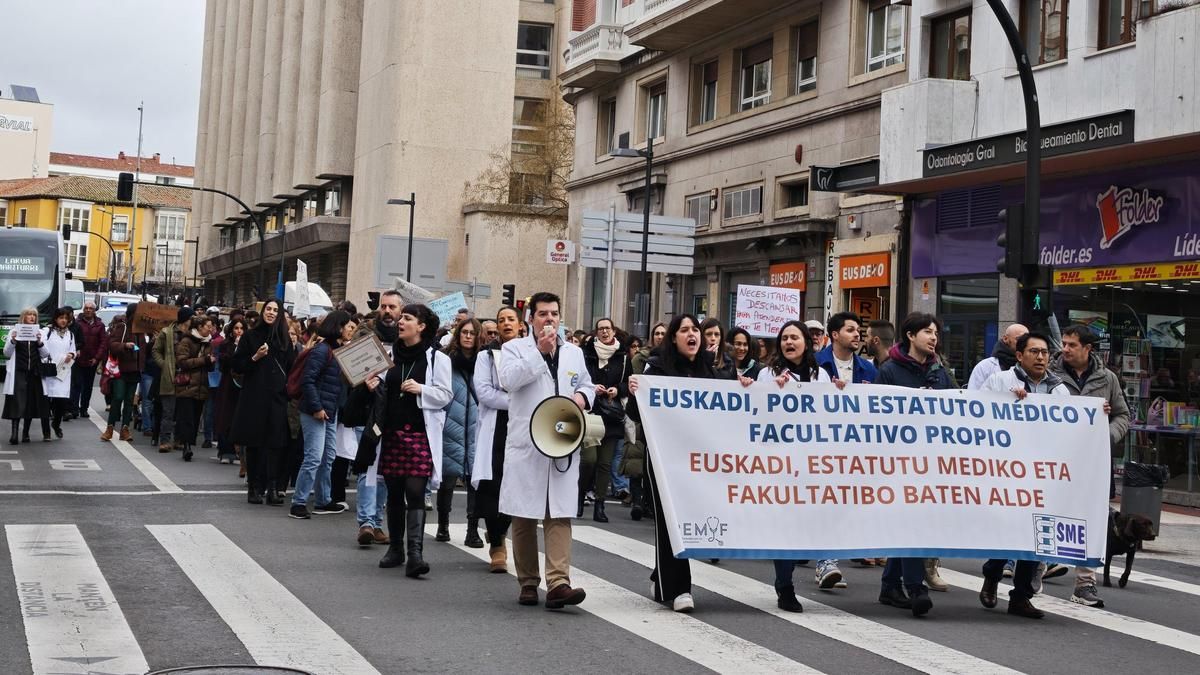 Seguimiento del 16% de la huelga de médicos, pero máxima preocupación en Osakidetza por las listas de espera