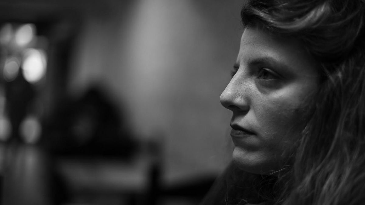 Júlia Bacardit es va donar a conèixer com a escriptora amb l’assaig El preu de ser mare i amb Un dietari sentimental.