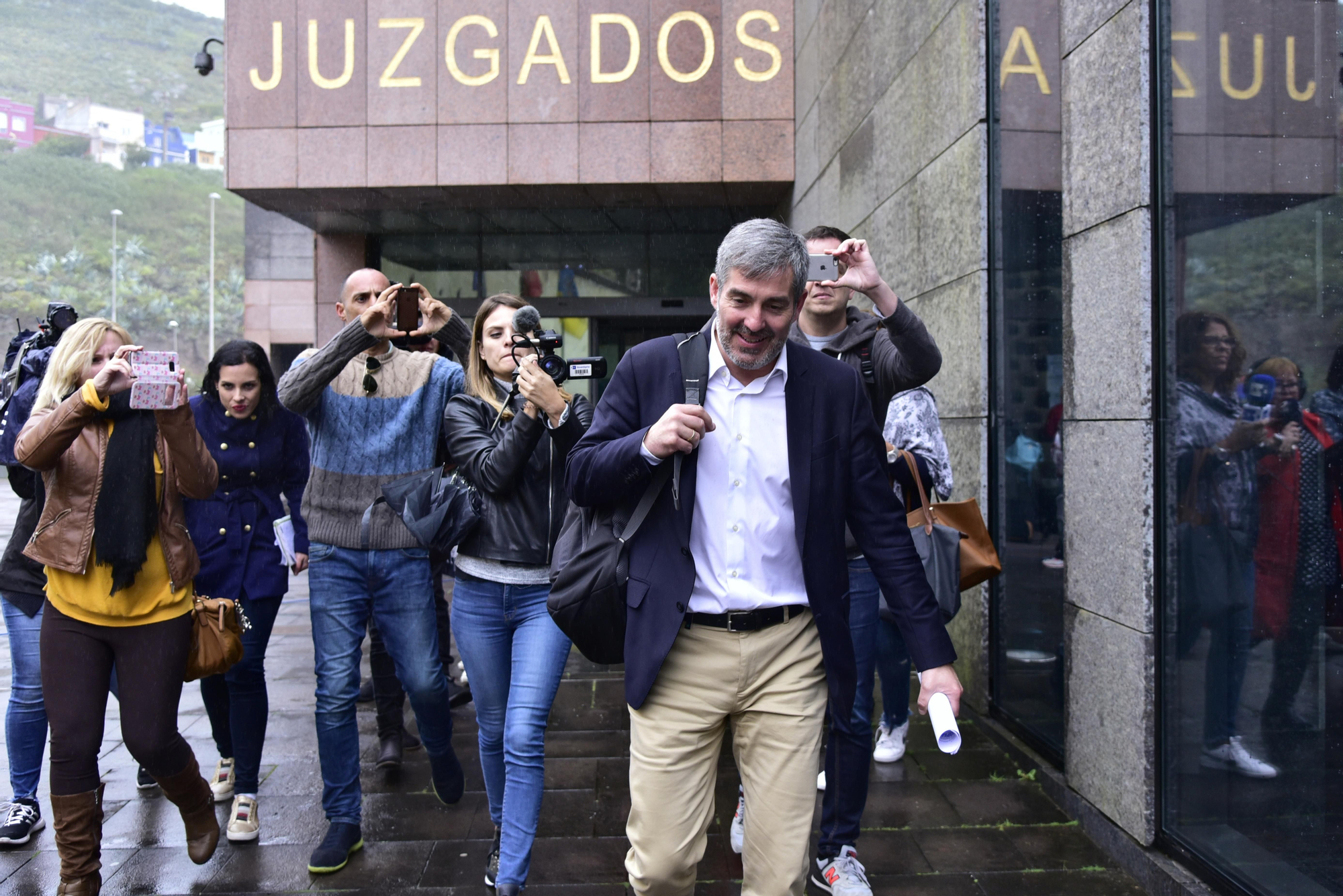 Fernando Clavijo, saliendo de los juzgados de La Laguna tras declarar por el caso Grúas