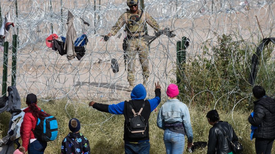 Migrantes quedan varados en el río Bravo de México y EEUU con temperaturas de 2 grados