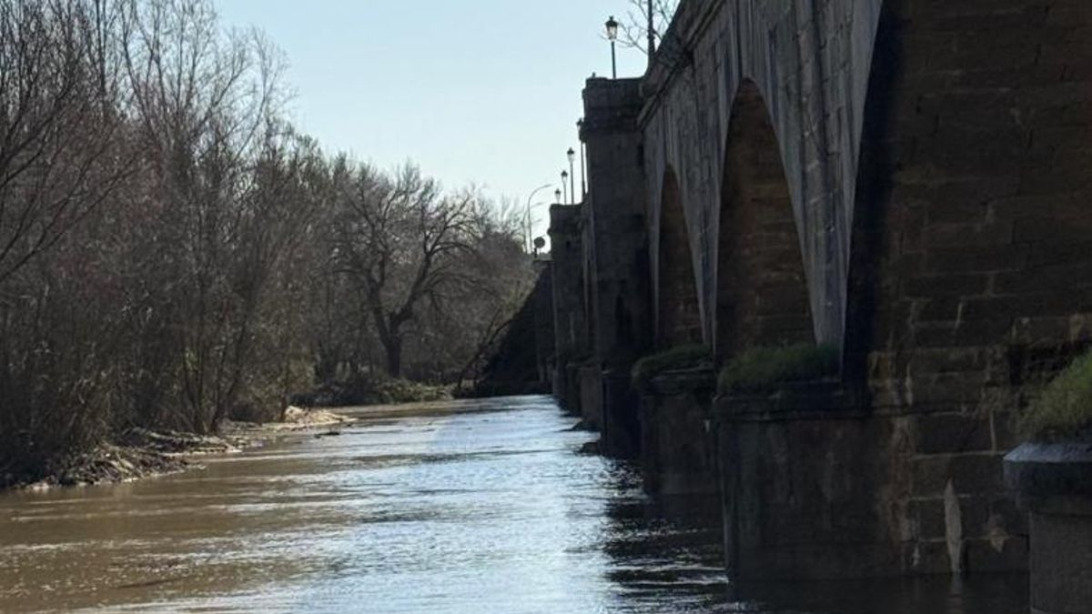 El alcalde del pueblo toledano de Escalona sobre el caudal del río Alberche: "La situación todavía es de control"