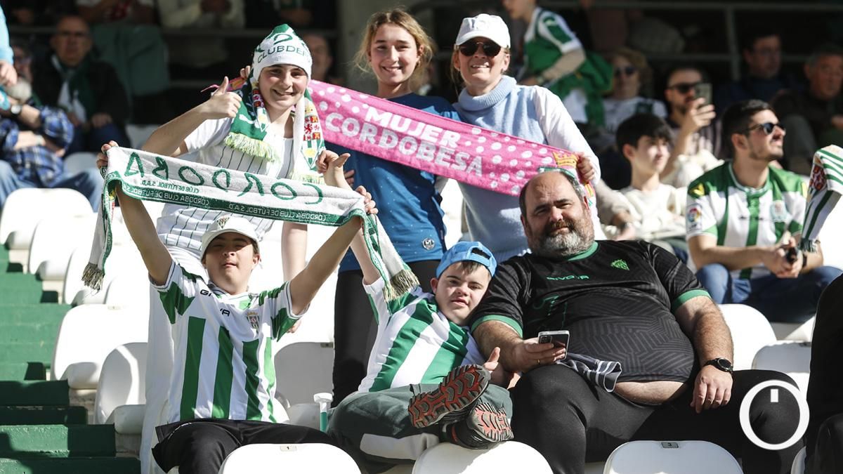 Grada Blanquiverde del Córdoba CF - SD Huesca