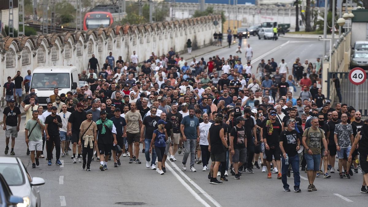 Con convenio del metal pero sin paz: el fin de la huelga en Cádiz agranda diferencias sindicales entre altercados en la calle