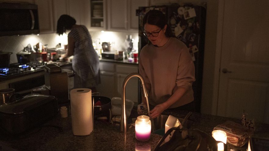 Millones de personas en Texas se quedan ahora sin agua tras los apagones por la tormenta de nieve