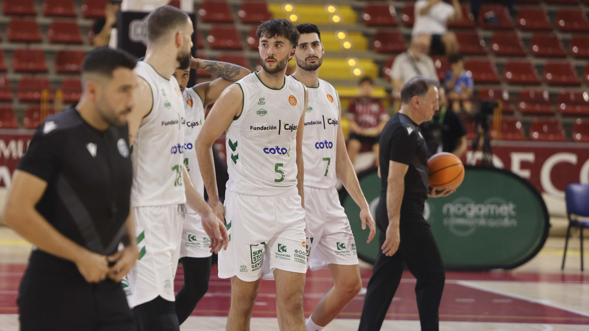 El estreno del Cajasol Coto Córdoba en Primera FEB, en imágenes