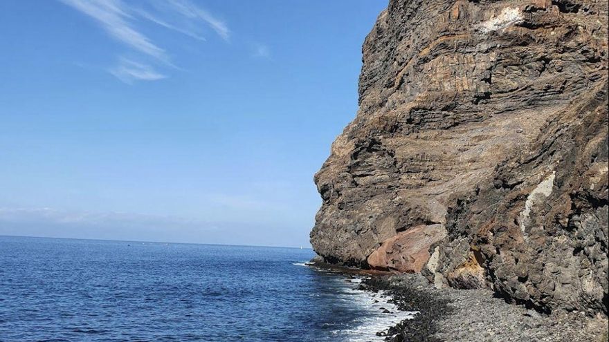 Rescatado un senderista al sufrir una caída en el camino hacia la playa de Barranco Seco, en Tenerife