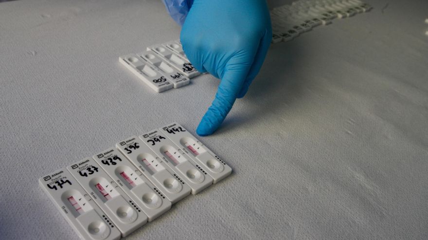 Los gallegos pagaron medio millón de test de antígenos de su bolsillo en la última semana de año