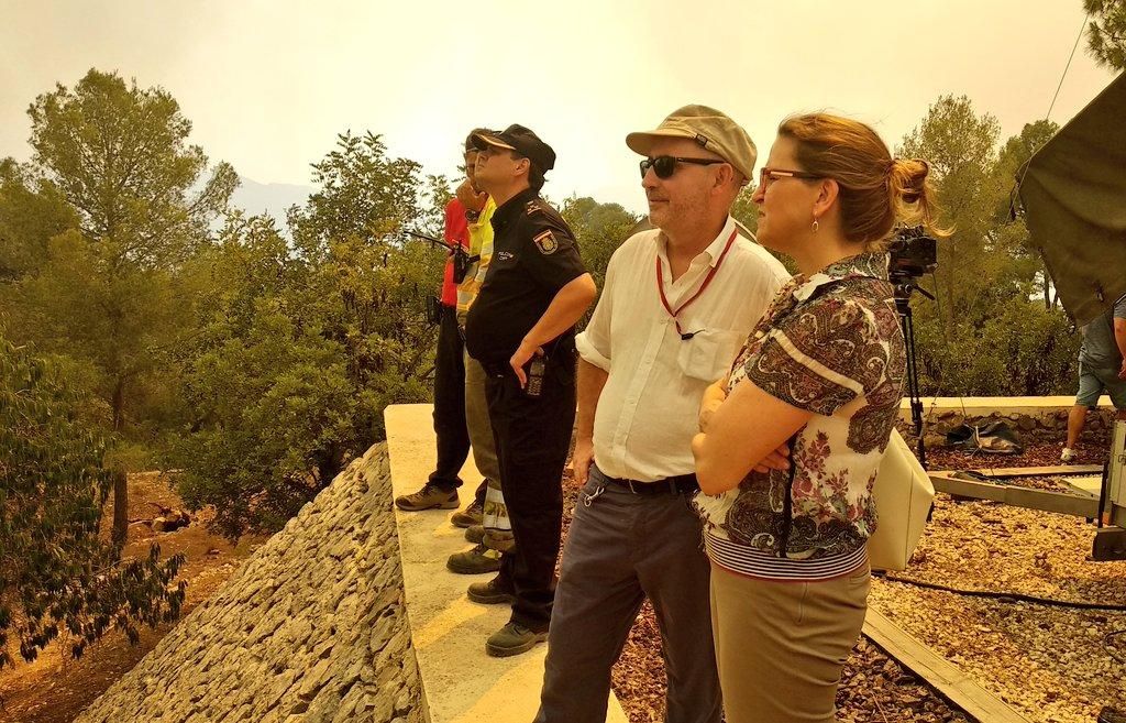 La consellera de Medio Ambiente, Elena Cebrián, visita la zona del incendio en Llutxent