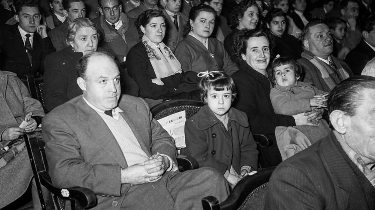 El Teatro Príncipe de Vitoria cumple cien años: de Carlos Gardel, Guridi y el lujo de un casino al total olvido institucional