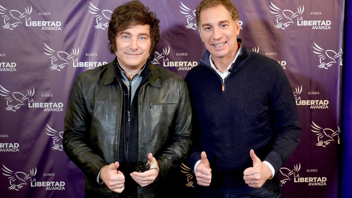 Javier Milei y su principal candidato en la provincia de Buenos Aires, Diego Santilli.
