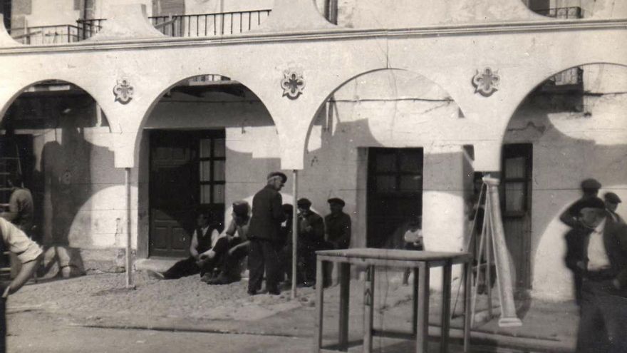 Imagen del rodaje de 'Bienvenido, Mr. Marshall' durante el proceso de construcción de los escenarios de la película